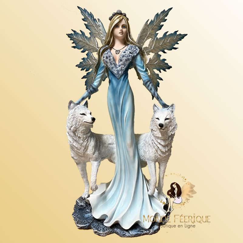 statuette geante fée avec loups