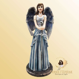 statuette fee avec epée