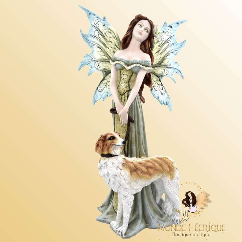 Figurine feerique avec un chien