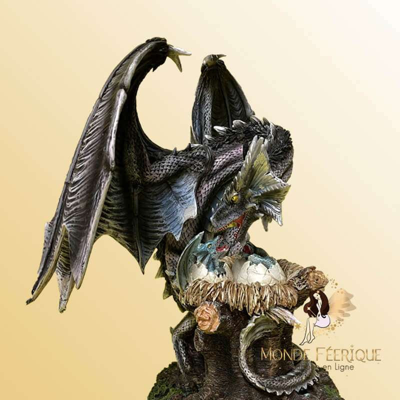 statuette fantasy