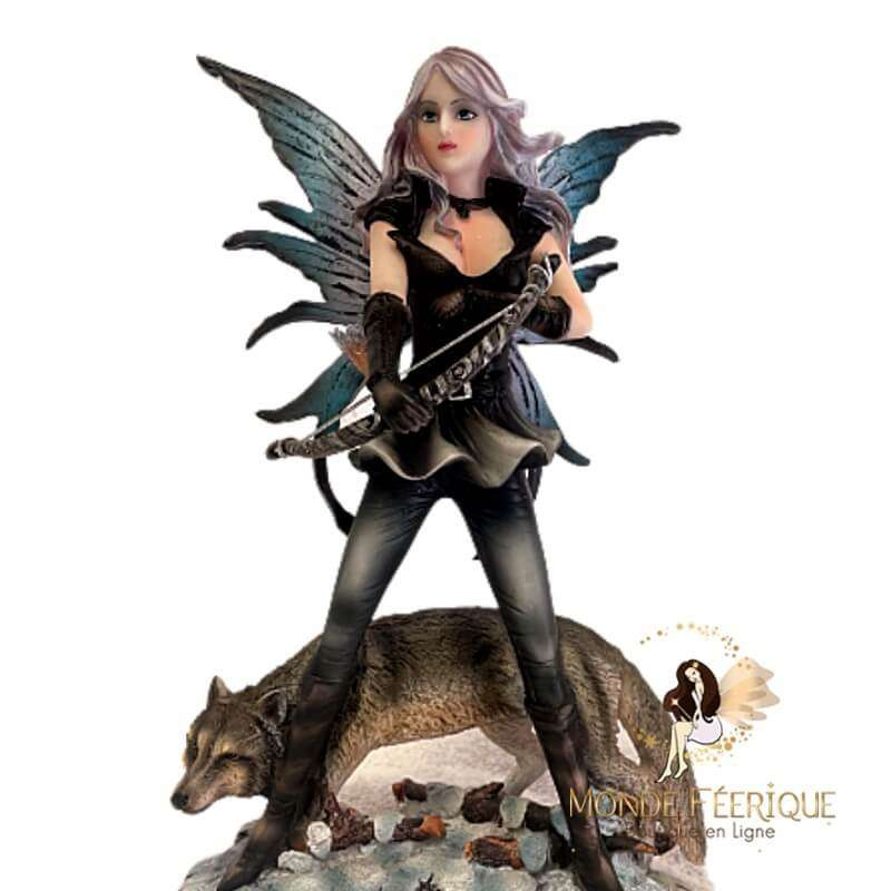 statuette de fee avec un loups - figurine de fee
