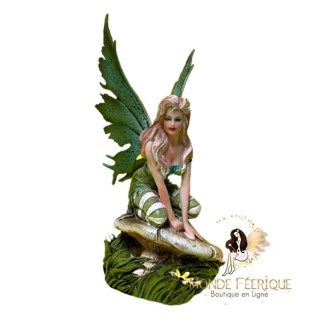 figurine de fée verte