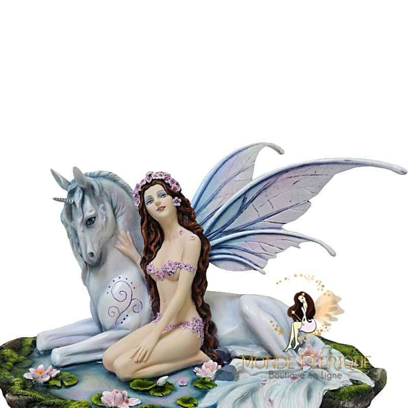  Fée statuette avec licorne