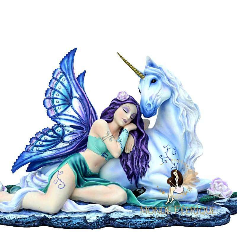  Fee figurine licorne
