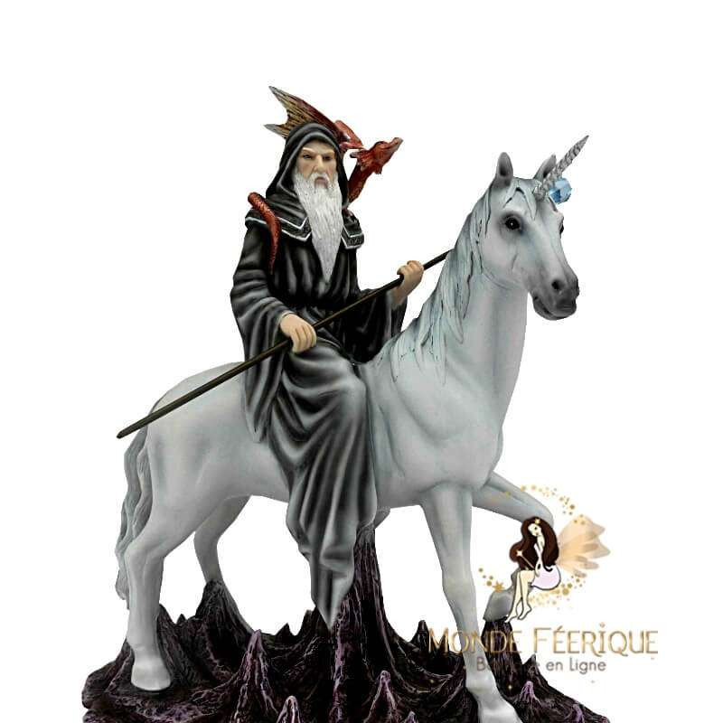 statuette elfe, mage fantaisie.