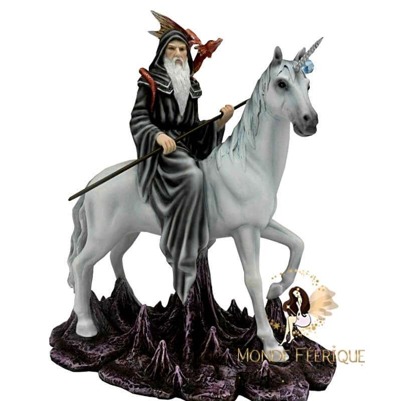 statuette elfe, mage fantaisie.