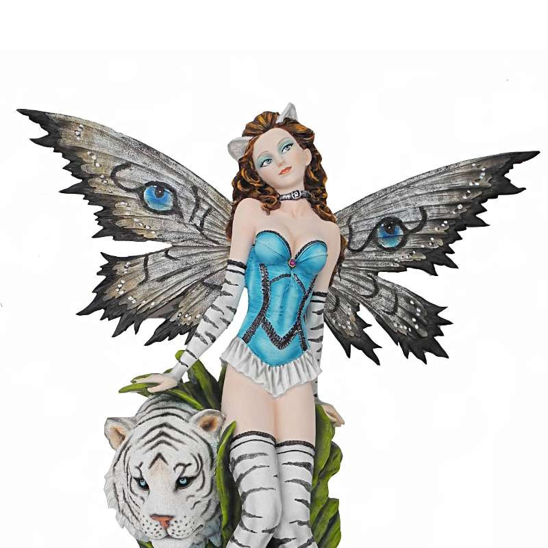 Grande statue feerique avec tigre
