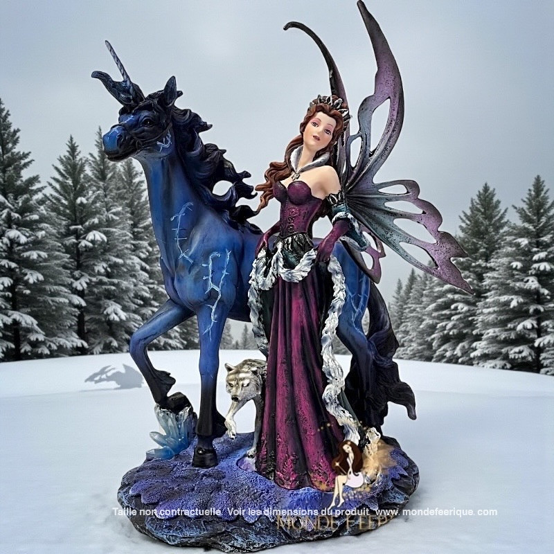 FIGURINE Féérique avec une licorne - Vente en ligne de statuette de fée  