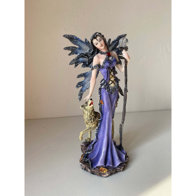 Fée avec un loup - Boutique de figurines de fées