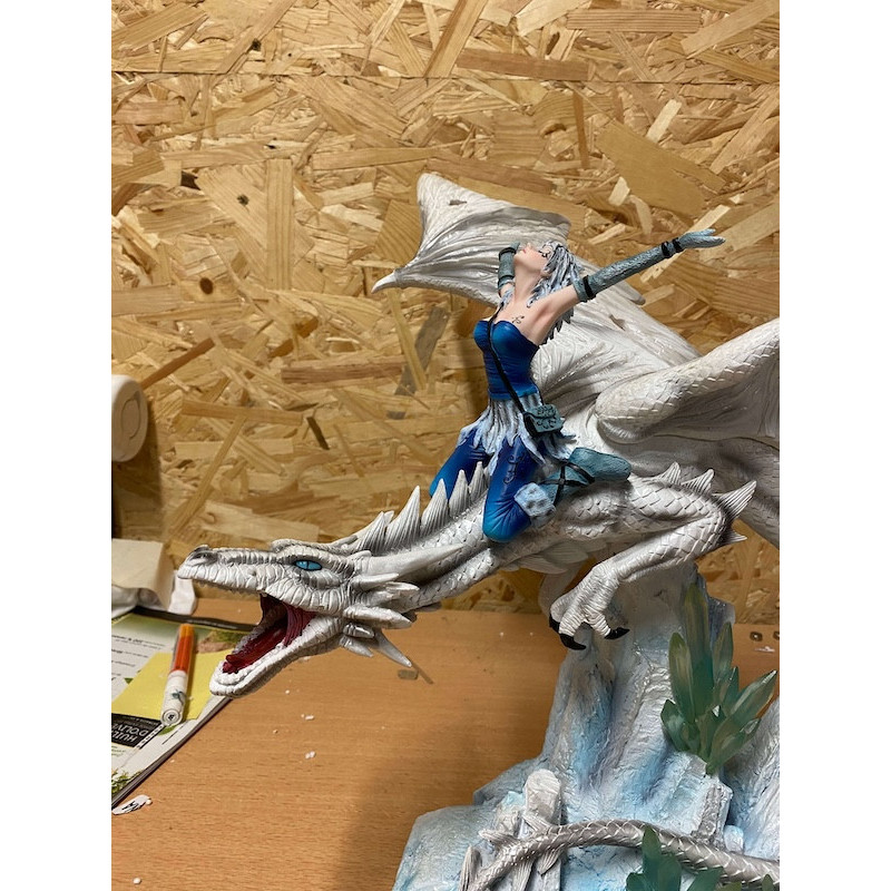 Dragon Géant avec une Fée - Décoration Féérique avec des dragons 