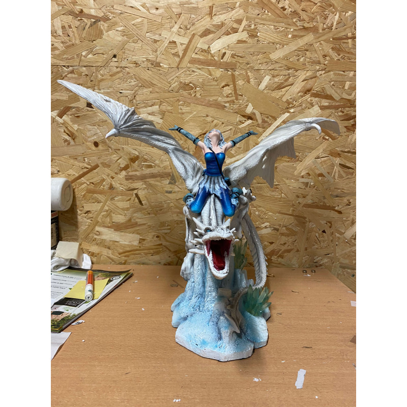Dragon Géant avec une Fée - Décoration Féérique avec des dragons 