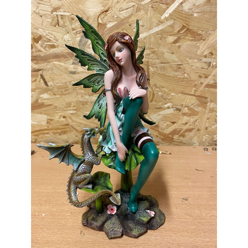 Statuettes de Fées pas cher avec un Dragon - Fée de décoration