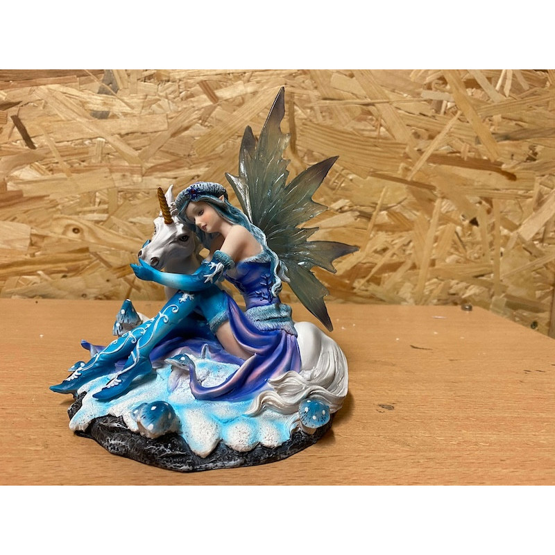 Fée décorative avec une licorne - Figurine de fée avec licorne - Statue Fée Licorne